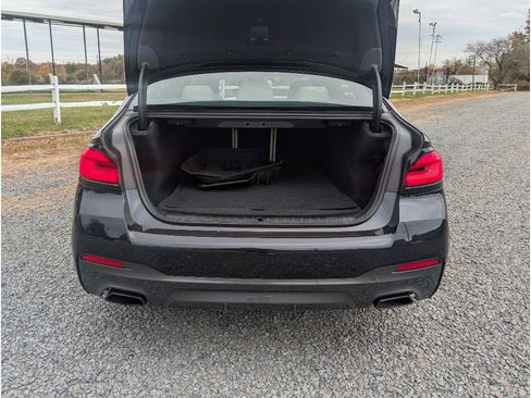 Used 2022 BMW 530i xDrive w/ M Sport Package image 13