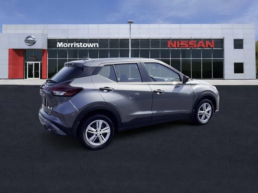 Used 2025 Nissan Kicks Play S FWD image 11