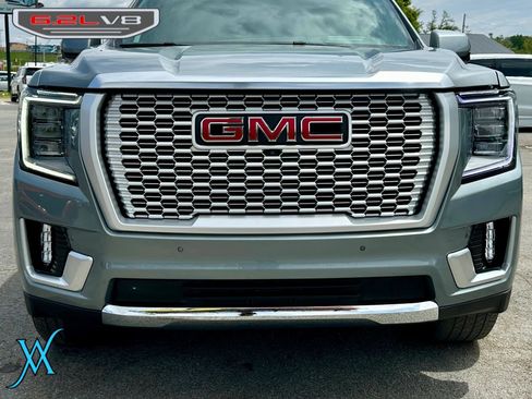 Used 2024 GMC Yukon XL Denali w/ Advanced Technology Package AWD/4WD image 11