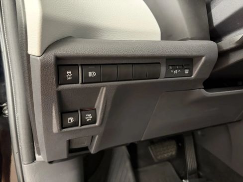 Used 2021 Toyota Sienna XSE AWD/4WD image 18