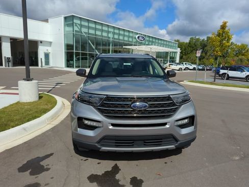 Certified 2023 Ford Explorer XLT w/ Equipment Group 202A AWD/4WD image 7