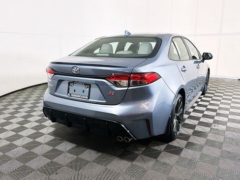 Used 2024 Toyota Corolla SE FWD image 3
