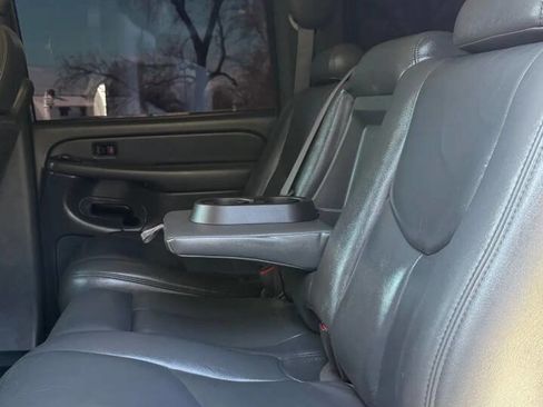 Used 2005 GMC Sierra 2500 SLT w/ Heavy-Duty Power Package image 19