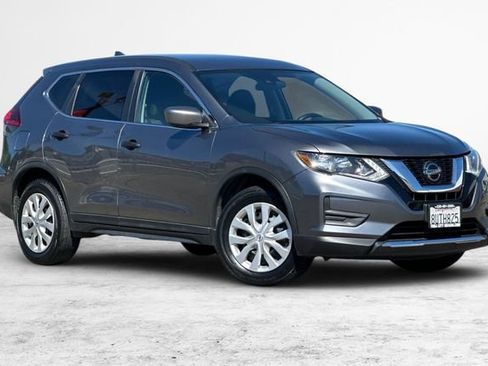 Used 2020 Nissan Rogue S FWD image 2