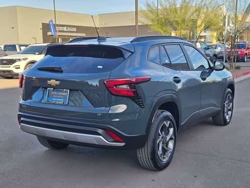 Used 2026 Chevrolet Trax LT image 5