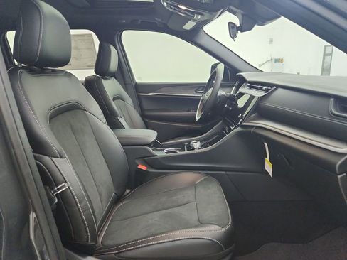 New 2026 Jeep Grand Cherokee Laredo image 34