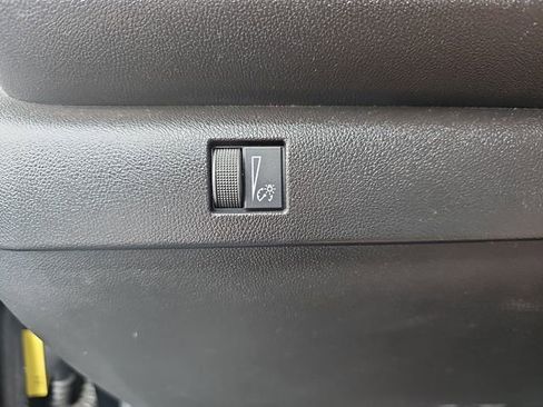 Used 2024 Chevrolet Colorado W/T RWD image 29