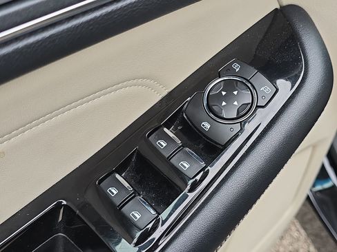 Used 2018 Ford Edge Titanium w/ Equipment Group 301A image 12