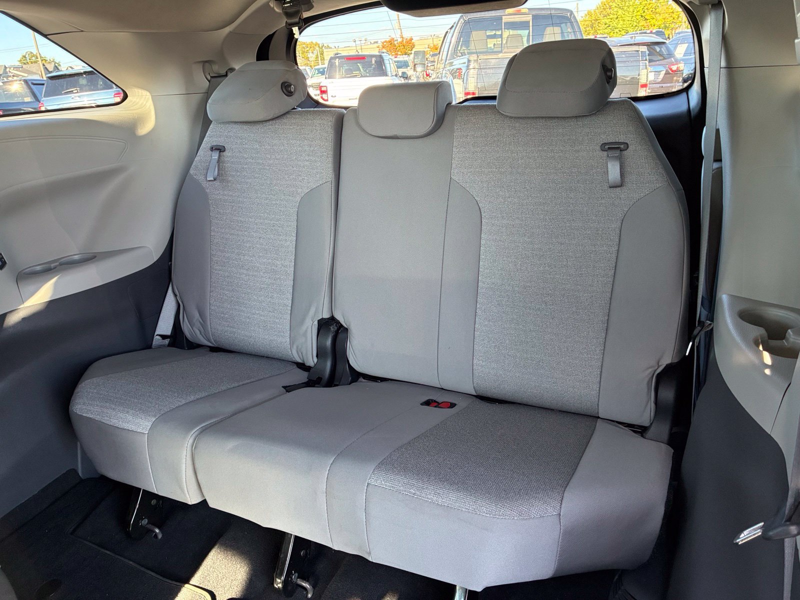Used 2024 Toyota Sienna LE FWD image 17