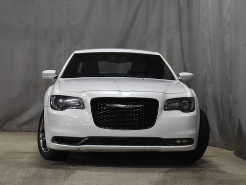 Used 2015 Chrysler 300 S image 5