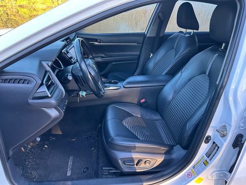 Used 2019 Toyota Camry SE image 14