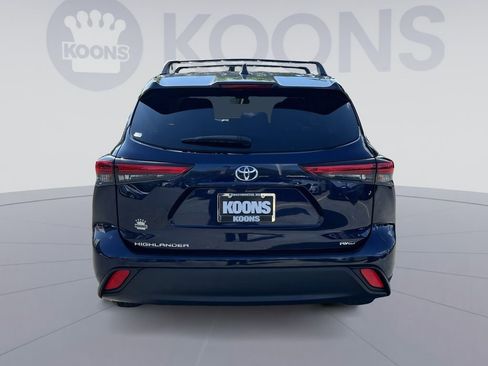 Used 2023 Toyota Highlander L AWD/4WD image 5
