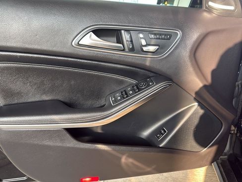 Used 2019 Mercedes-Benz GLA 250 4MATIC w/ Multimedia Package image 11