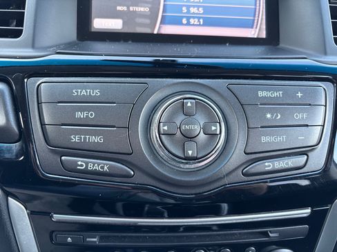 Used 2015 Nissan Pathfinder SV image 32