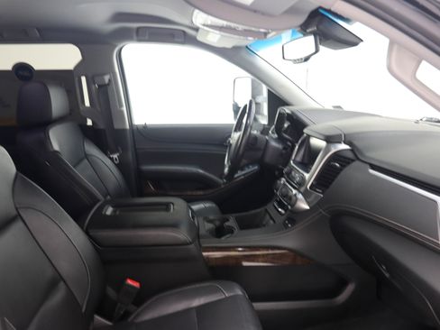 Used 2018 Chevrolet Suburban 3500 LT AWD/4WD image 19
