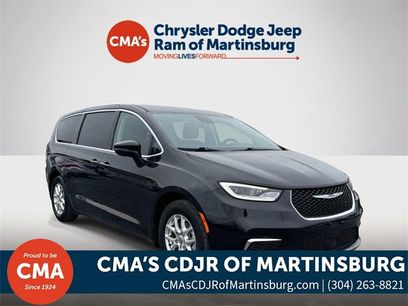 Used 2023 Chrysler Pacifica Touring-L