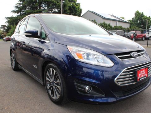 Used 2017 Ford C-MAX Energi Titanium w/ Equipment Group 501A FWD image 7