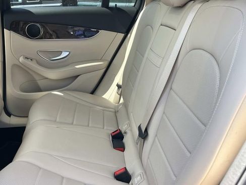 Used 2022 Mercedes-Benz GLC 300 image 22
