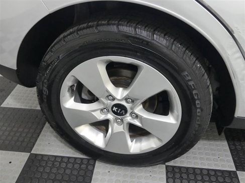 Used 2018 Kia Soul w/ Convenience Package FWD image 16