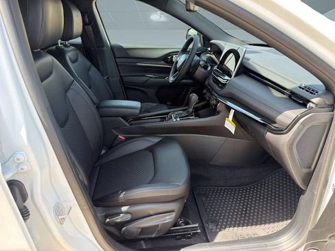 New 2026 Jeep Compass Latitude AWD/4WD image 22
