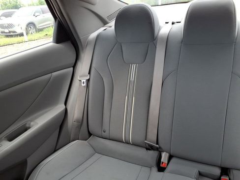 Used 2023 Hyundai Elantra SEL w/ Convenience Package FWD image 18