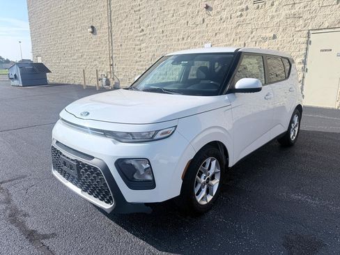 Used 2020 Kia Soul S FWD image 1