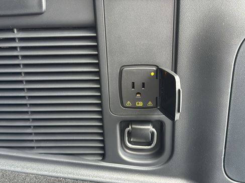 New 2026 Ford Expedition Active image 52