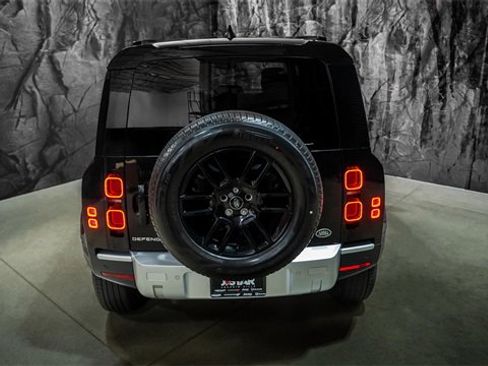 Used 2022 Land Rover Defender 110 S image 23