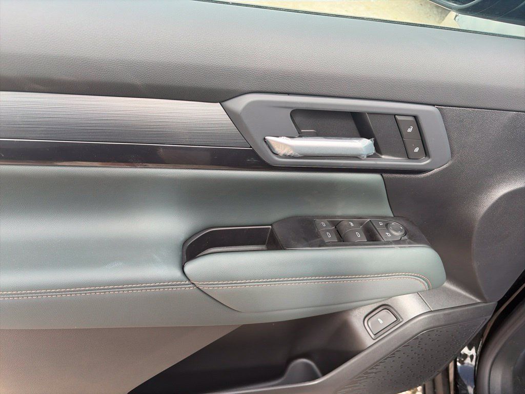 New 2027 GMC Terrain AT4 w/ Technology Package II AWD/4WD image 17