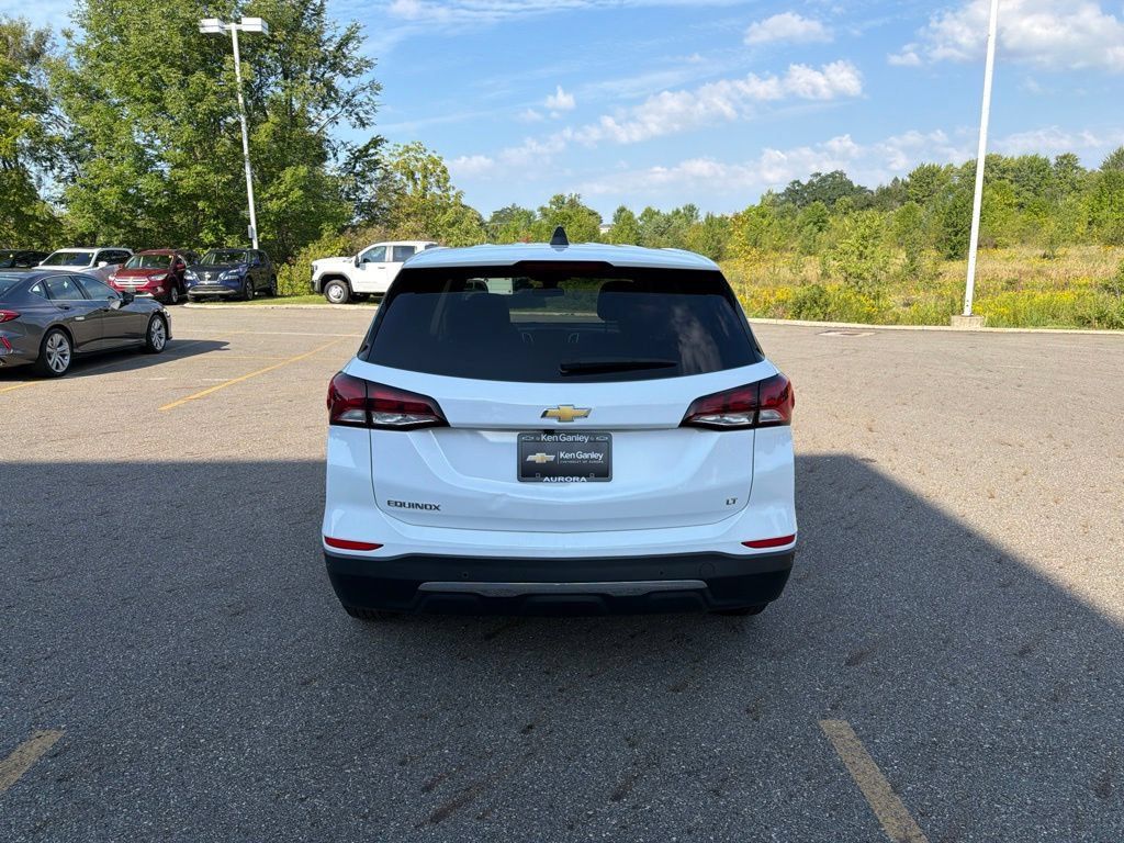 Used 2024 Chevrolet Equinox LT FWD image 8