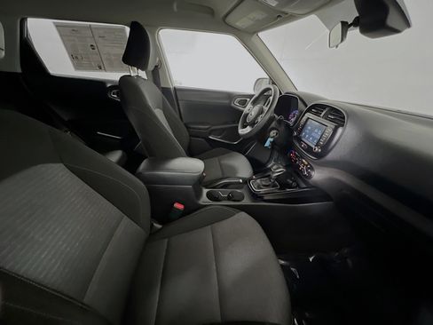 Used 2020 Kia Soul S FWD image 30