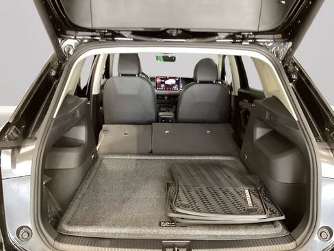 Certified 2025 Volkswagen Tiguan SE w/ Panoramic Sunroof Package AWD/4WD image 16