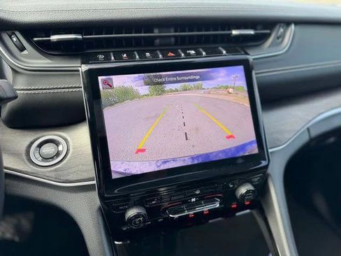 Certified 2022 Jeep Grand Cherokee L Limited image 18