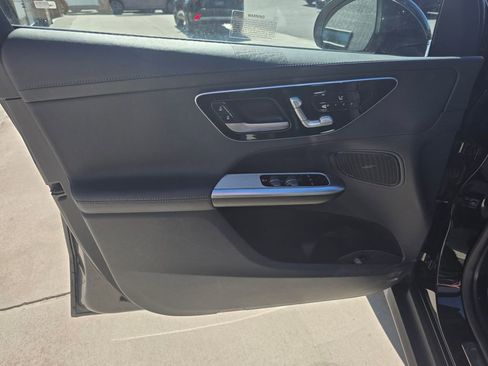 Used 2023 Mercedes-Benz GLC 300 4MATIC image 11