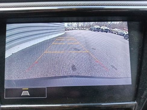 Used 2022 Chevrolet TrailBlazer RS w/ Sun and Liftgate Package AWD/4WD image 23