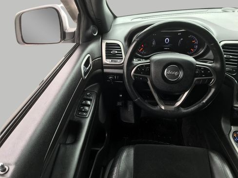 Used 2018 Jeep Grand Cherokee Altitude image 11