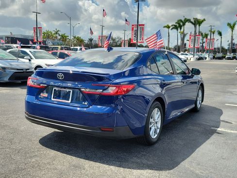 Used 2025 Toyota Camry LE w/ Convenience Package image 11