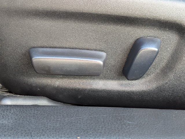Used 2017 Toyota Corolla XSE FWD image 18