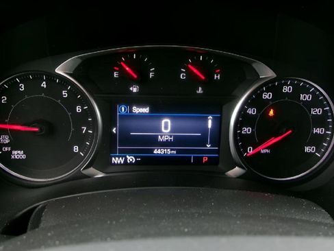 Used 2024 GMC Terrain SLE image 11