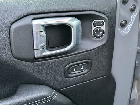 Used 2023 Jeep Wrangler Unlimited Sahara w/ Cold Weather Group image 17