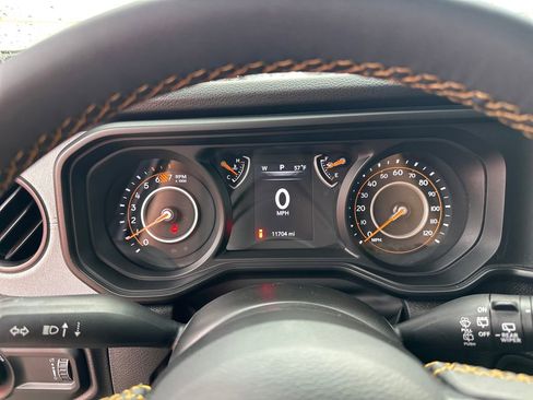 Used 2025 Jeep Wrangler Sport AWD/4WD image 21
