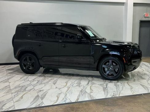 Used 2022 Land Rover Defender 110 X-Dynamic SE AWD/4WD image 5