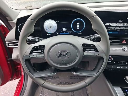 Certified 2023 Hyundai Elantra SEL w/ Convenience Package image 16