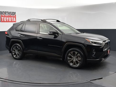 Used 2022 Toyota RAV4 Limited AWD/4WD image 6