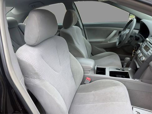 Used 2010 Toyota Camry LE FWD image 26
