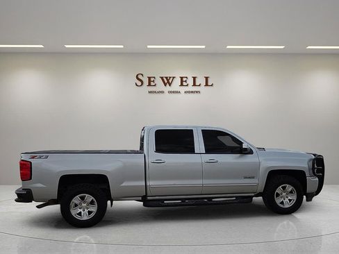 Used 2018 Chevrolet Silverado 1500 LT w/ Texas Edition AWD/4WD image 5