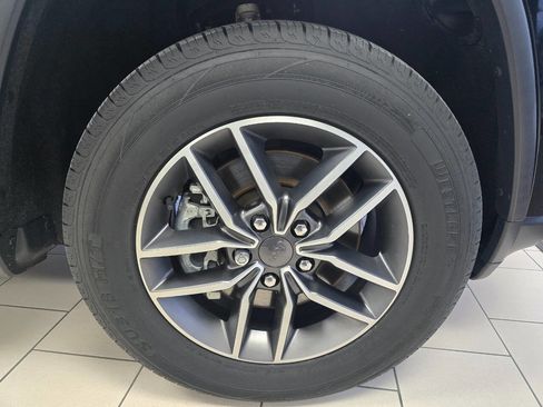 Used 2021 Jeep Grand Cherokee Limited image 19