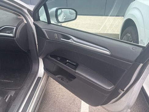 Used 2013 Ford Fusion SE FWD image 13