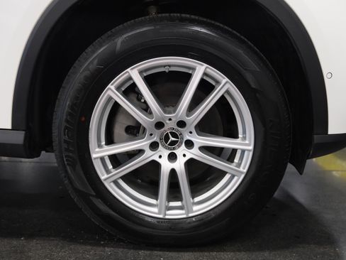 Used 2023 Mercedes-Benz GLC 300 4MATIC image 10
