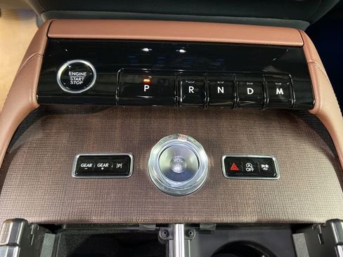 New 2026 Lincoln Navigator L Reserve AWD/4WD image 16